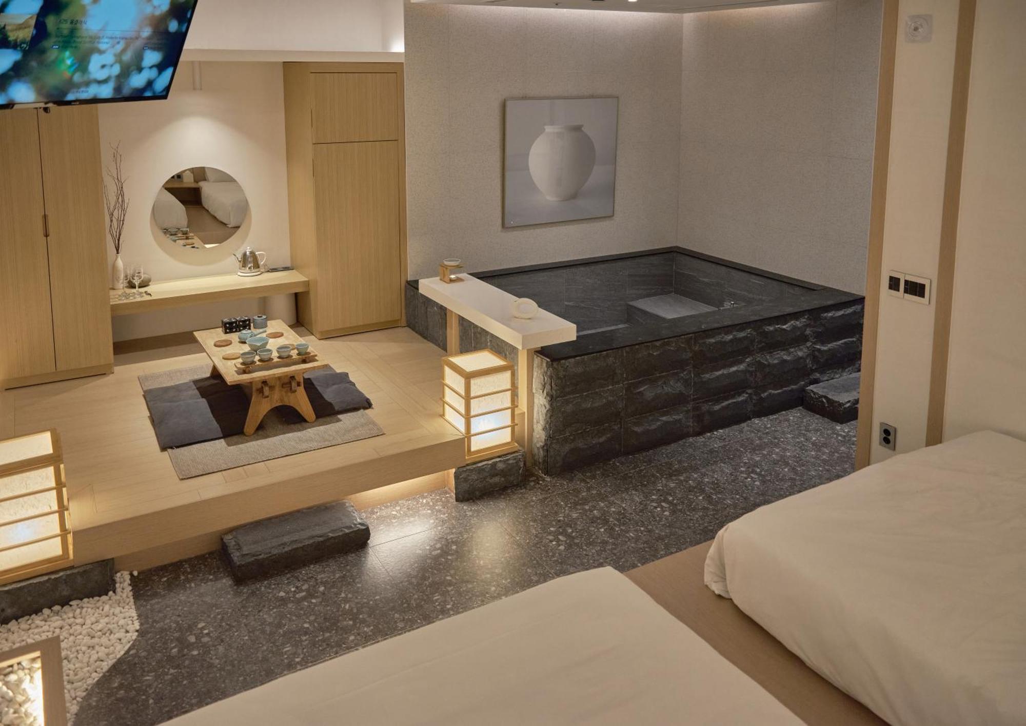 Uh Suite The Seoul Exterior foto